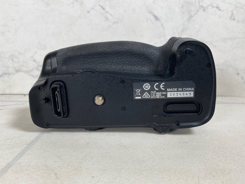 Nikon MB-D16 Multi Battery Power Pack (A1G007740)