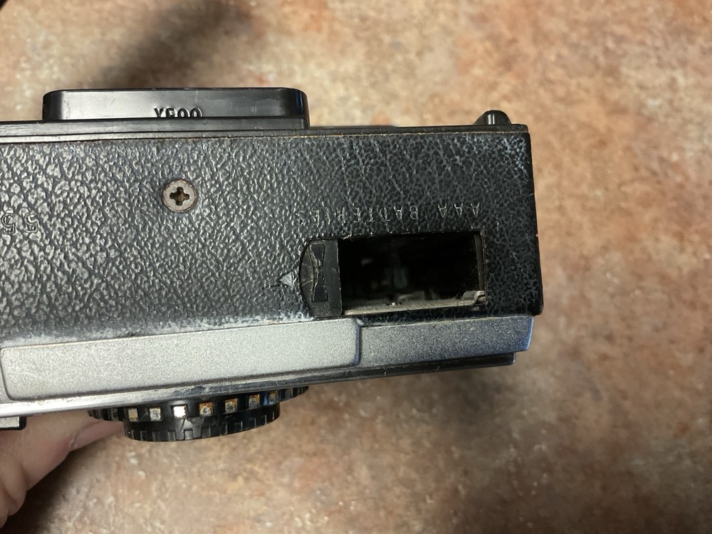 Kodak Instamatic 304 vintage camera not tested
