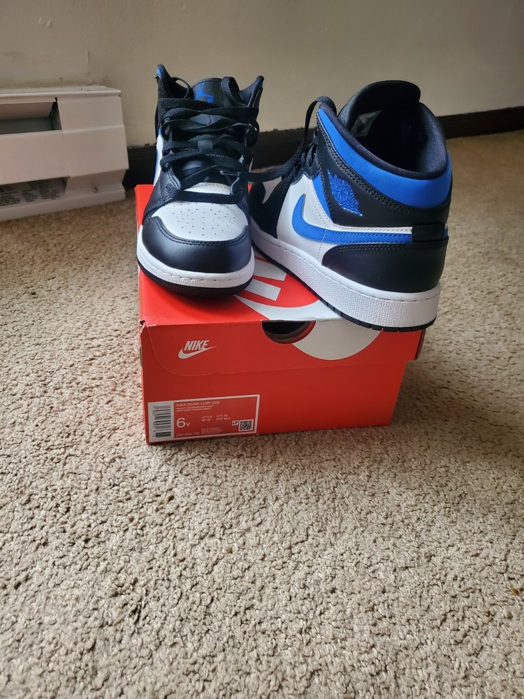 jordan dunks low Size 6Y
