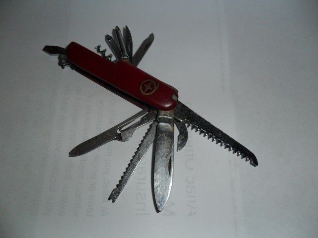 Quality Superior Folding Utility Pocket Knife 11 Functions