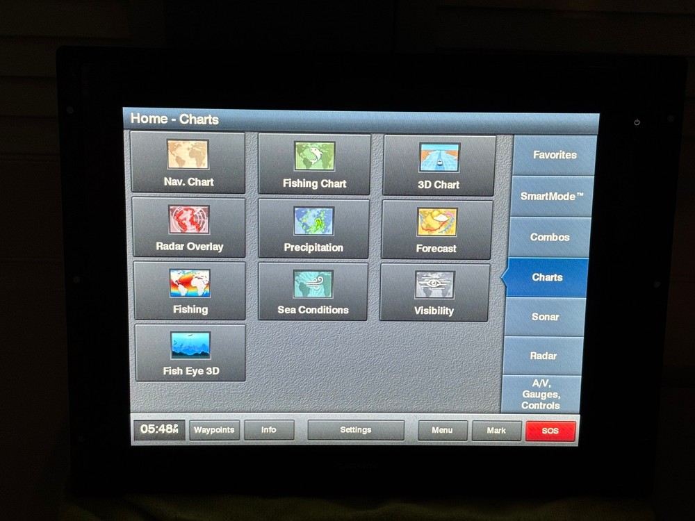 Garmin GPSMAP 8215 Touch Screen GPS Chartplotter Multi Funtion Display