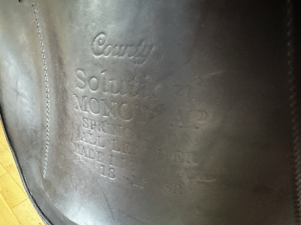 County Solution Jump Saddle 18 M SR