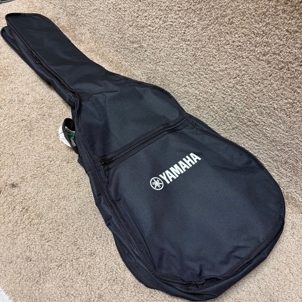 Yamaha C40 PKG Gigmaker Classical w/ Bag & Tuner
