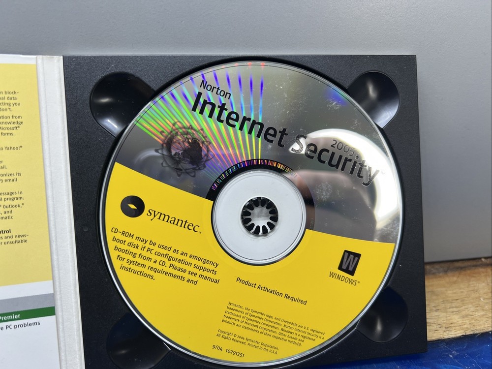 Norton Internet Security With Key Windows 2005 Mailer CD Vintage PC