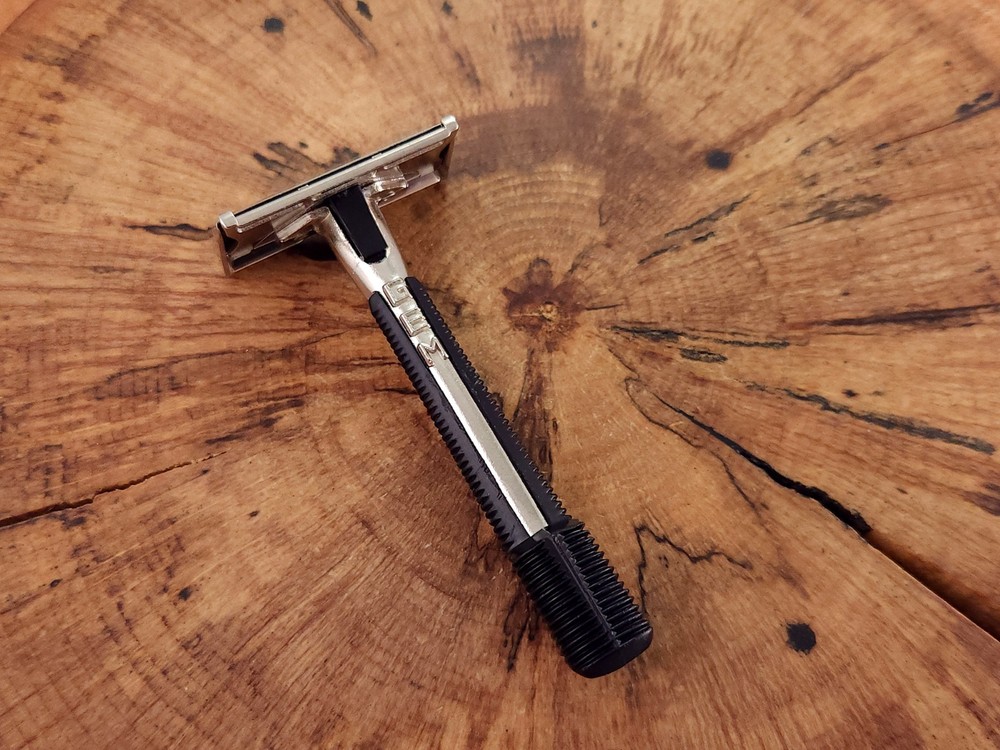 GEM Pushbutton Chrome VTG Single Edge Safety Razor
