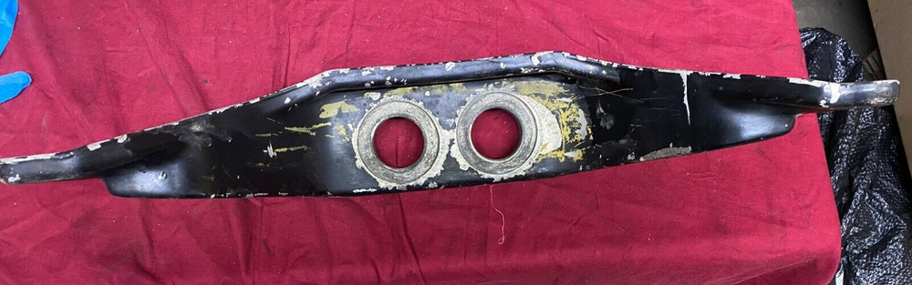 KENWORTH OEM FRONT ENGINE MOUNT K107 778 , HT 173866