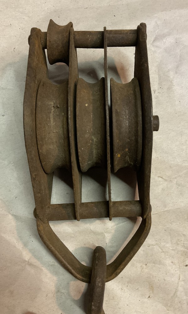 VTG Rustic Iron Tackle & Triple Pulley & Hook