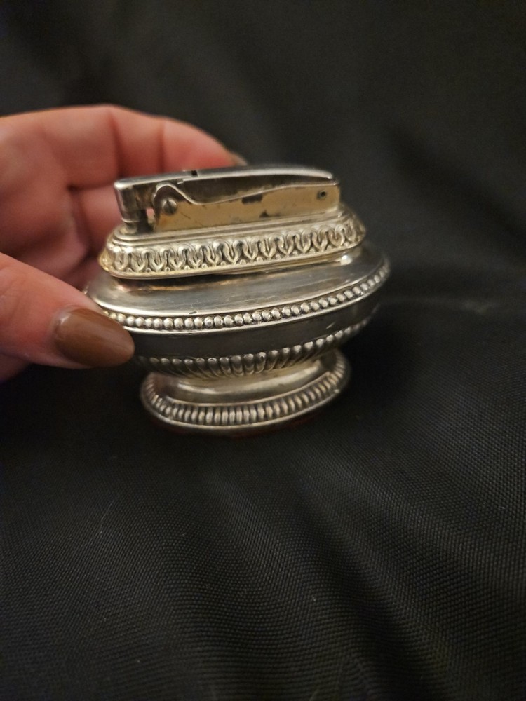 Vintage Ronson Queen Anne Table Lighter