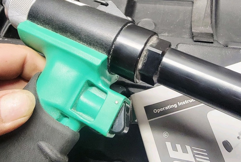 SPEEDAIRE 3CRH6B AIR RIVETER See Pics