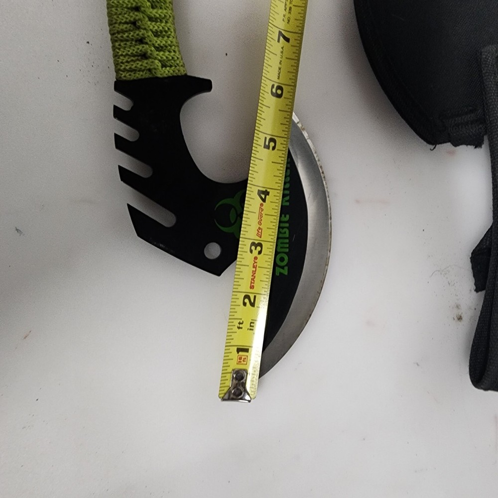 Zombie Killer Skullsplitter Throwing Axe Hatchet with Fingerhole - Green