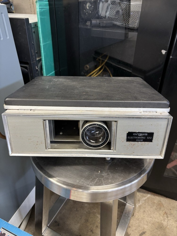 Argus Electromatic 572 Projector