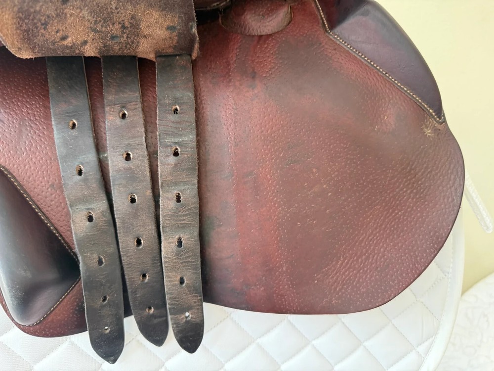 17.5 - 2016 Devoucoux Biarritz S, 2AA Flap, 4.5” Dot to Dot