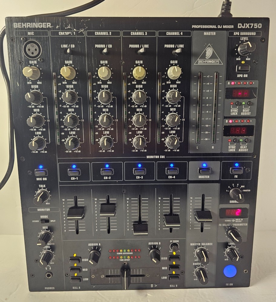 Behringer Professional DJ Mixer DJX750
