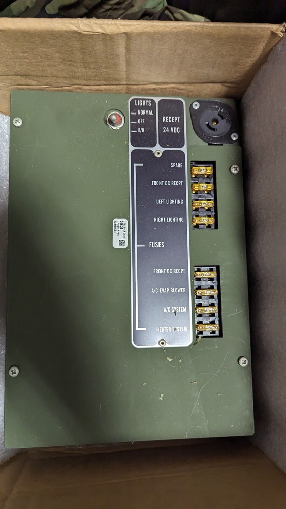 NOS  HMMWV FUSE PANEL 19207-12341564