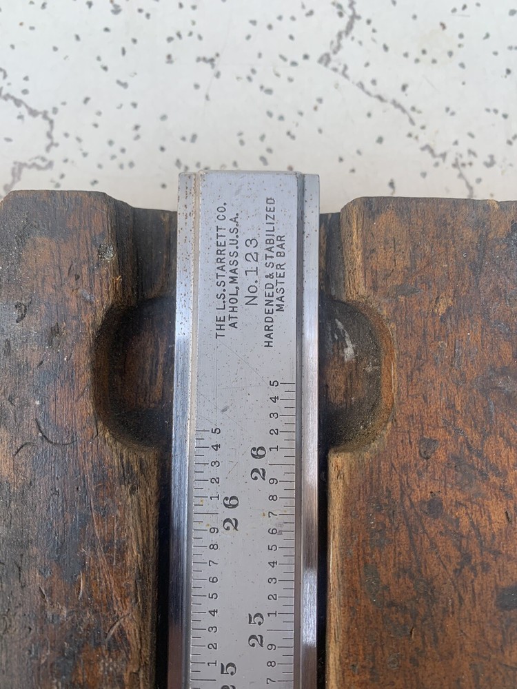 STARRETT No.123 24" VERNIER CALIPER Master Bar 26"
