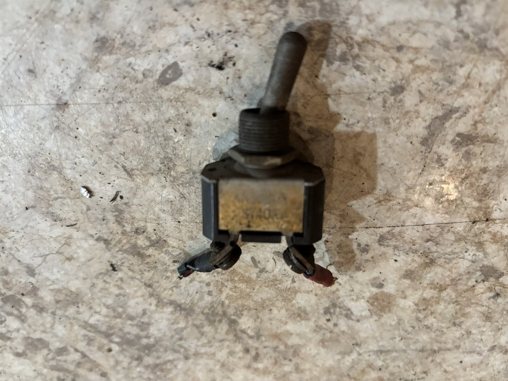 Piper Pacer PA-20 135 Toggle Switch ST40A