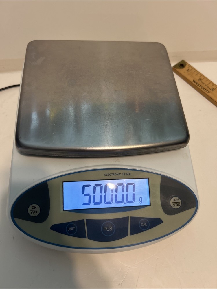 High Performance Electronic Balance Lab Analytical Scale 5000g / 0.1g  Used
