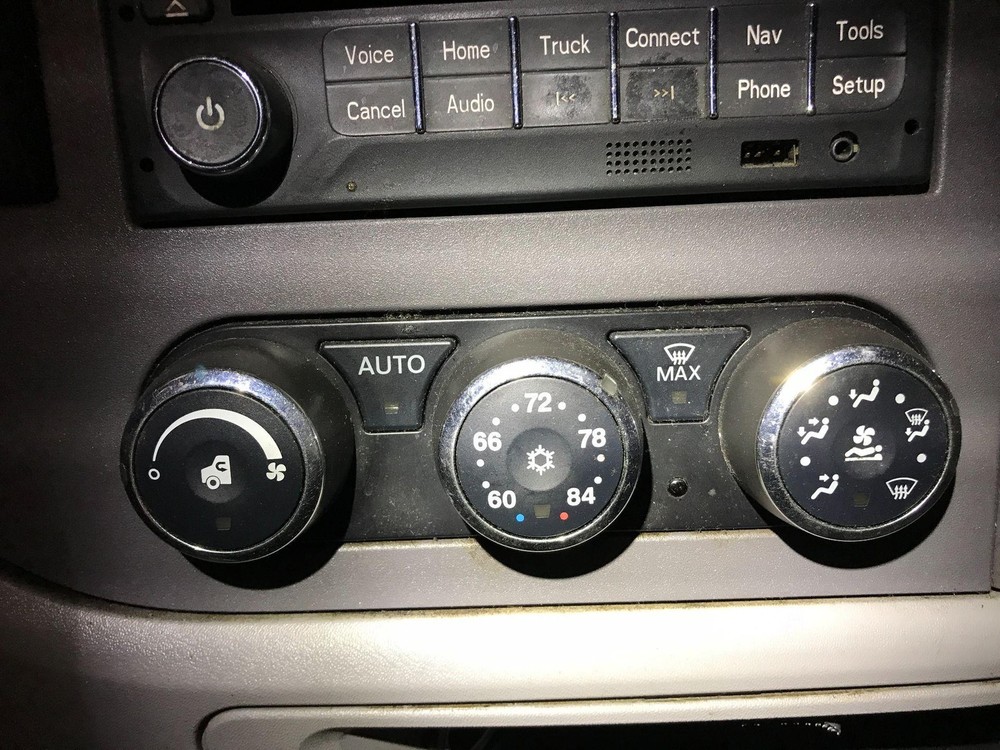 2013-2017 Peterbilt 579 Heater A/C Temperature Controls - Used