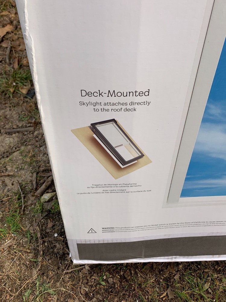 Velux FS D06 Deck Mounted Skylight System integrated Solar Powered Shade 22X45"