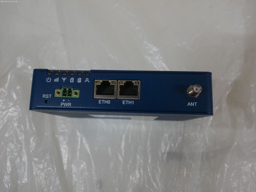 Advantech - ICR-3211B - Advantech ICR-3211B 2 SIM Cellular Modem/Wireless