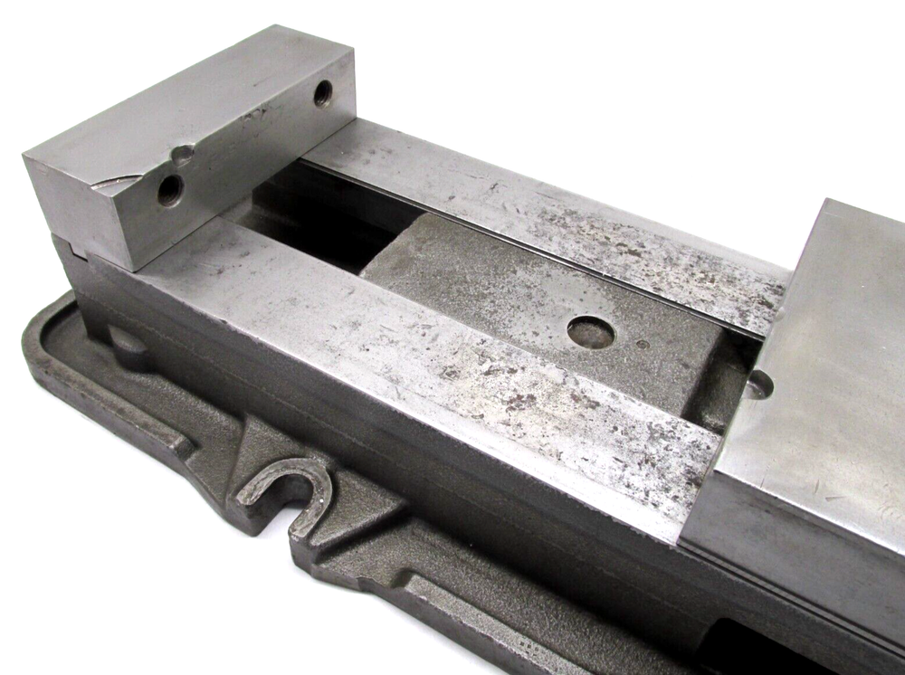 KURT ANGLOCK 6" MILLING MACHINE VISE - #D675
