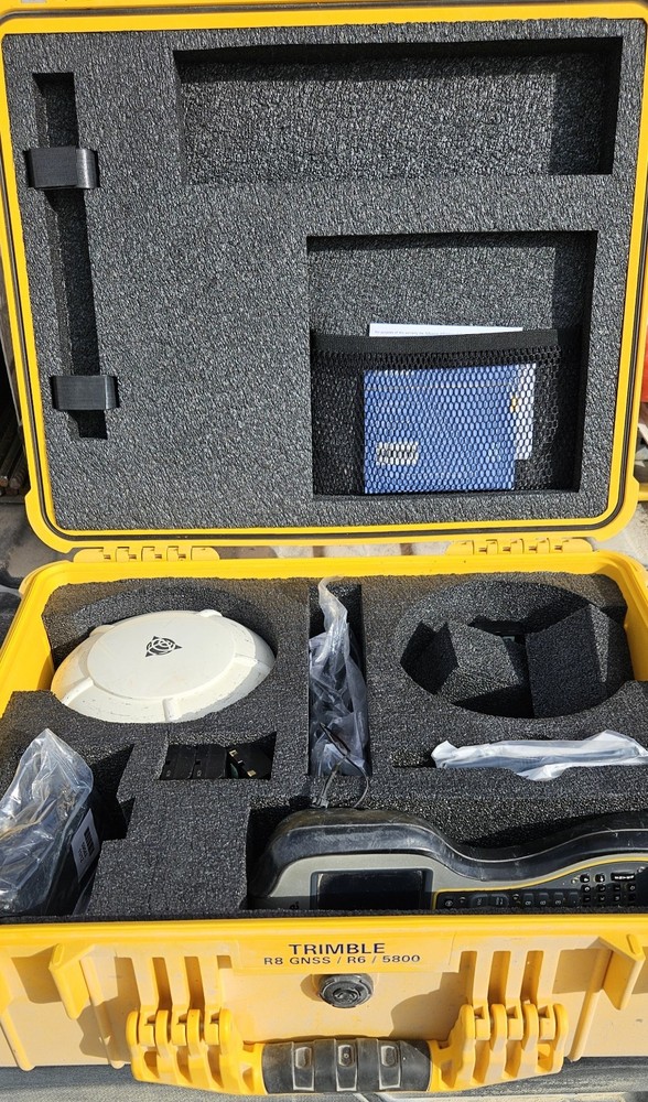 Trimble R8 GNSS GPS Complete System with TSC3 Controller