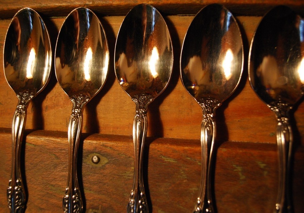 ONEIDA MICHAELANGELO 36 PIECE SET Stainless Steel Flatware Heirloom CUBE Exc.