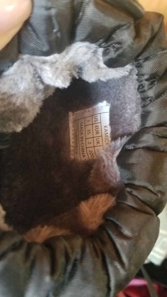 Boys Snow Boots Size 3 Dream Pairs, Black EUC