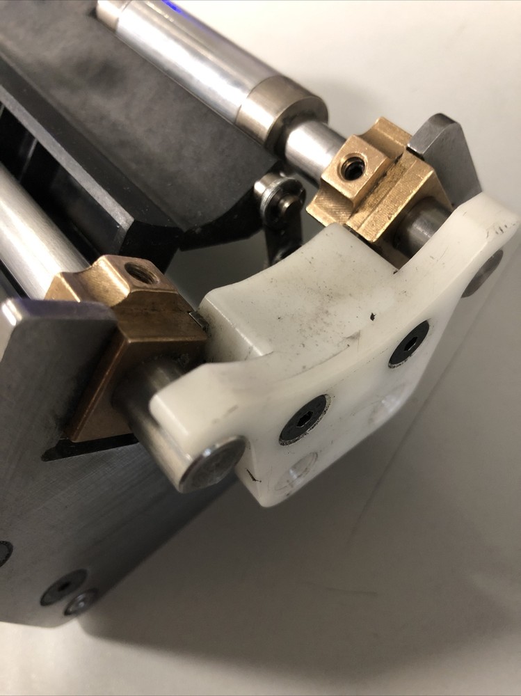 Y645123 APS - MPS Block Bearing slide