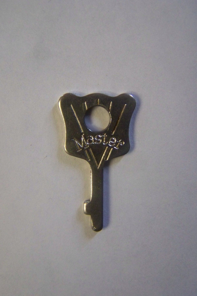 One  MASTER PADLOCK Lock #175 Key TOOL For Changing Lock Combo