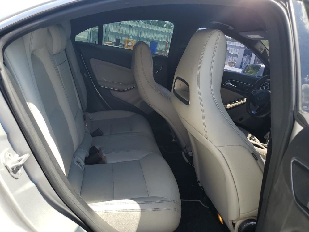 CLA250 2016 Glove Box 5008476
