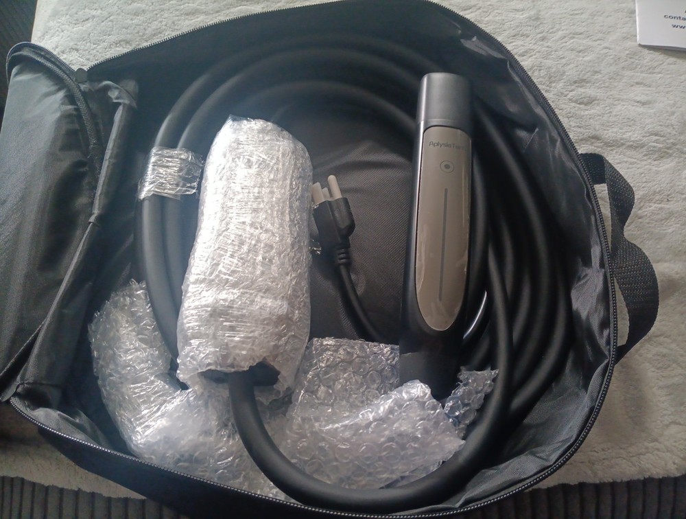 Aplysia Tech Tesla Charger