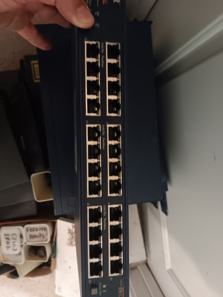 Netgear EN524 24 port Ethernet Hub