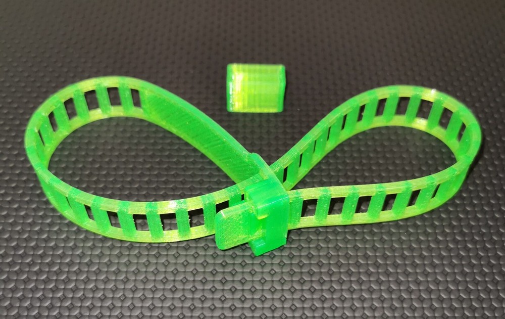 "18mm FlexiSmart Tie" - TPU fixing strap system with secure closure!