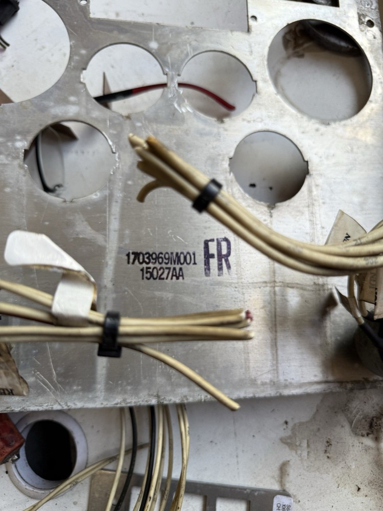 PETERBILT DASH GAUGE INDICATOR PANEL 1703969M001