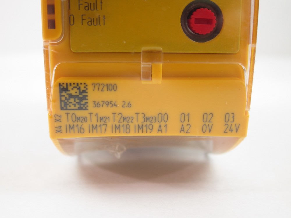 New Pilz 772100 Safety Controller Module PNOZMB0