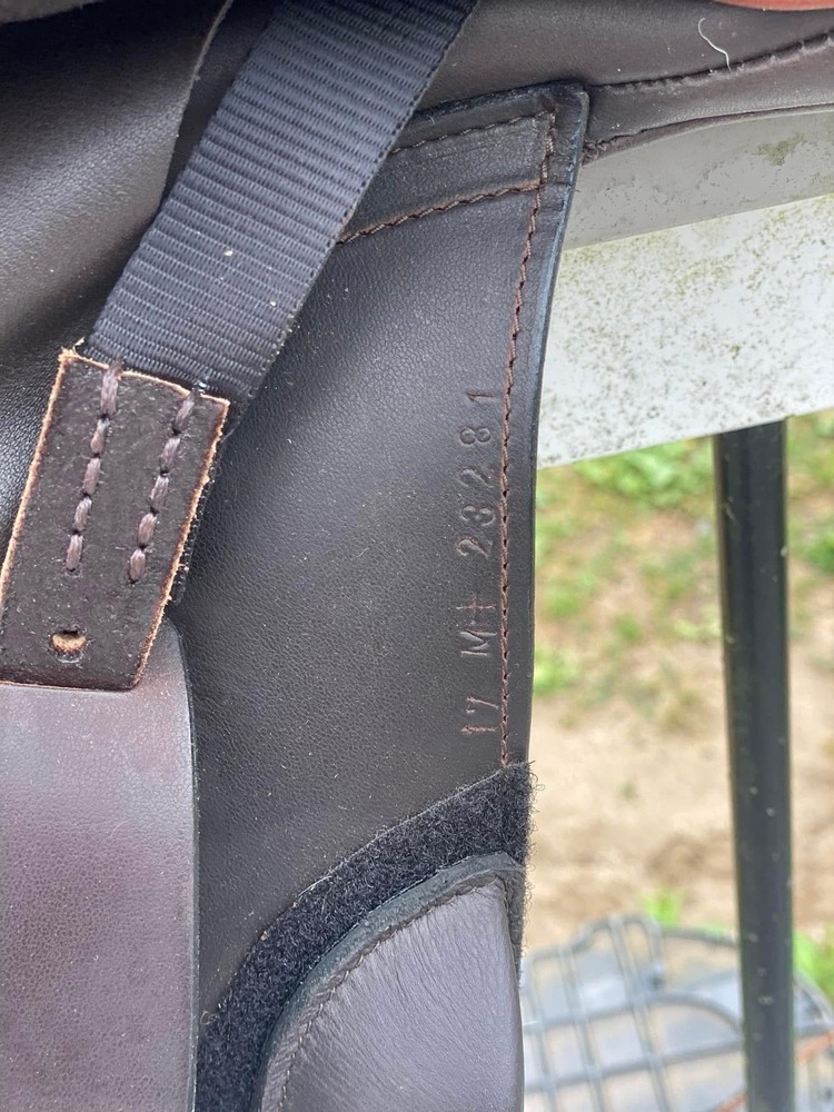 17” Medium + Frank Baines Reflex Jump Saddle