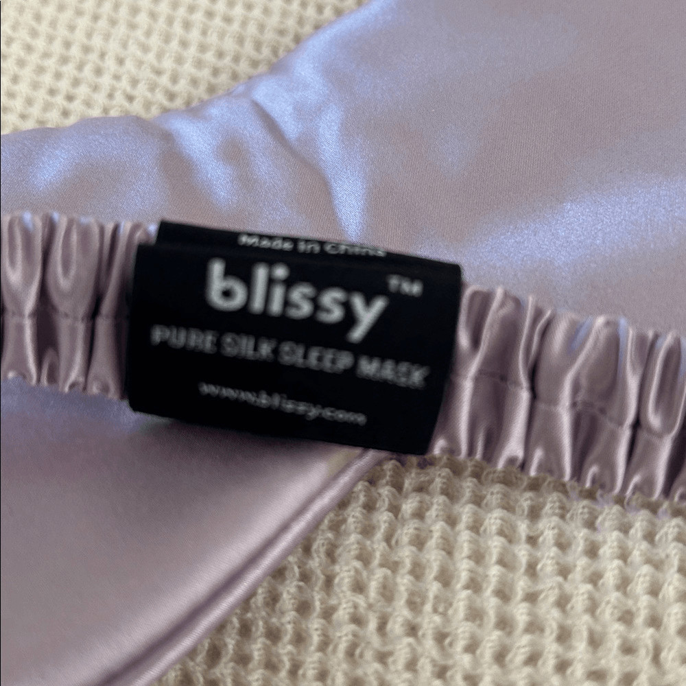 BLISSY Pure Silk Sleep Mask, Lavender, NWT open box