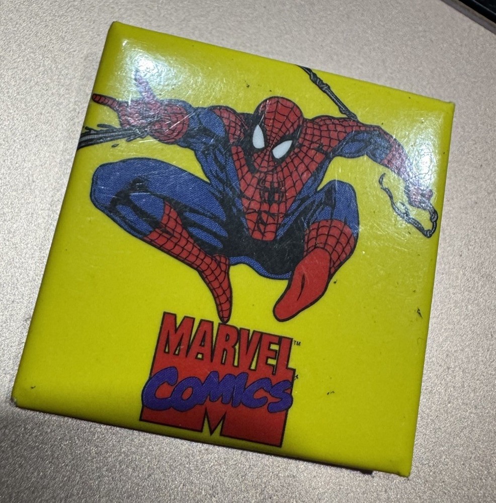 1996 MARVEL COMICS  PIN BUTTON SQUARE 1.5 INCH SPIDERMAN #1151