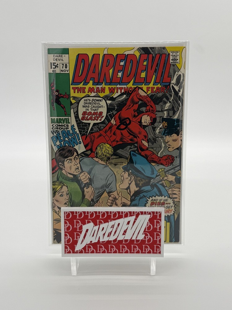 Custom Comic Book Stand - Daredevil (White/Red/Engraved) Laser Cut/Not 3D Prnt