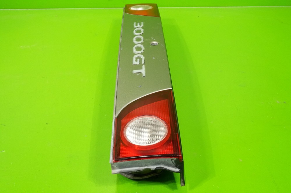 94 95 96 3000GT OEM center tail reverse light lamp panel assembly