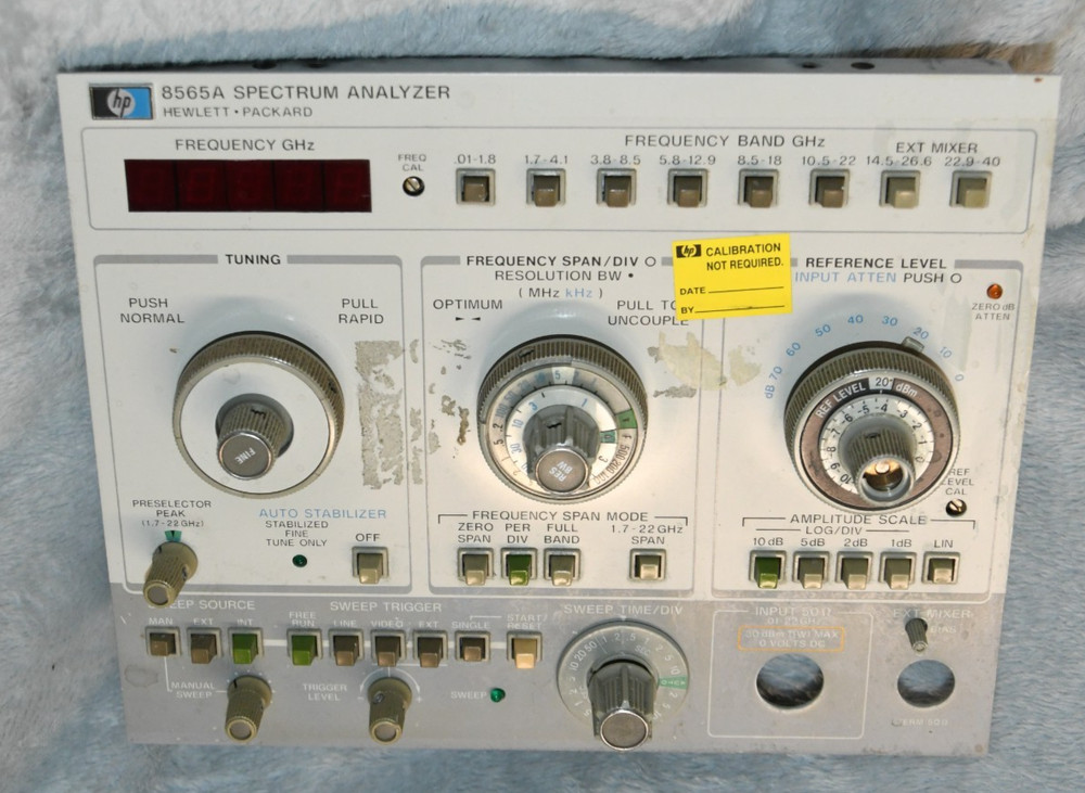 Front Panel With Controls & Readout For HP8565A Spectrum Analyzer Good Pull