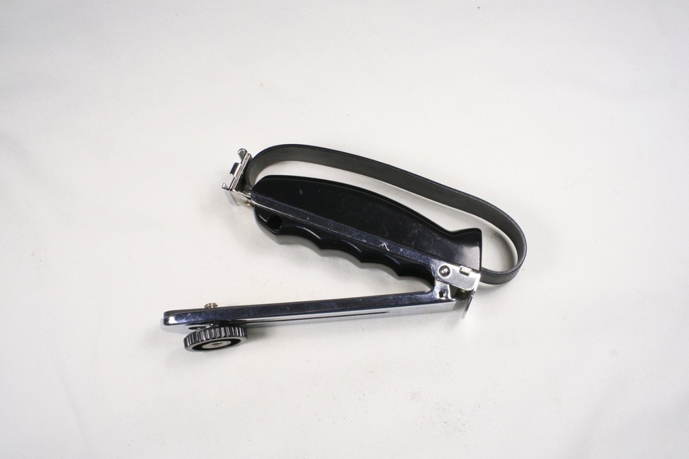 Camera Grip Flash Bracket w/Strap - Style 2