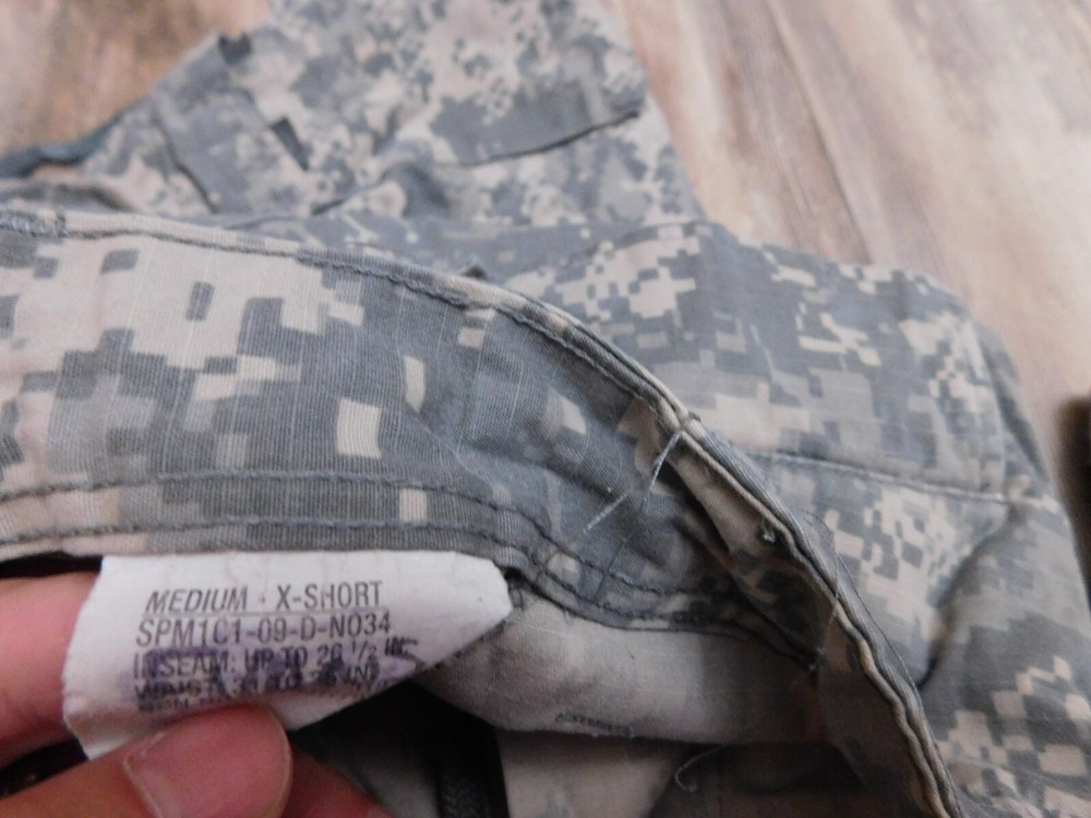 US ARMY ACU PANTS SIZE MEDIUM - X SHORT