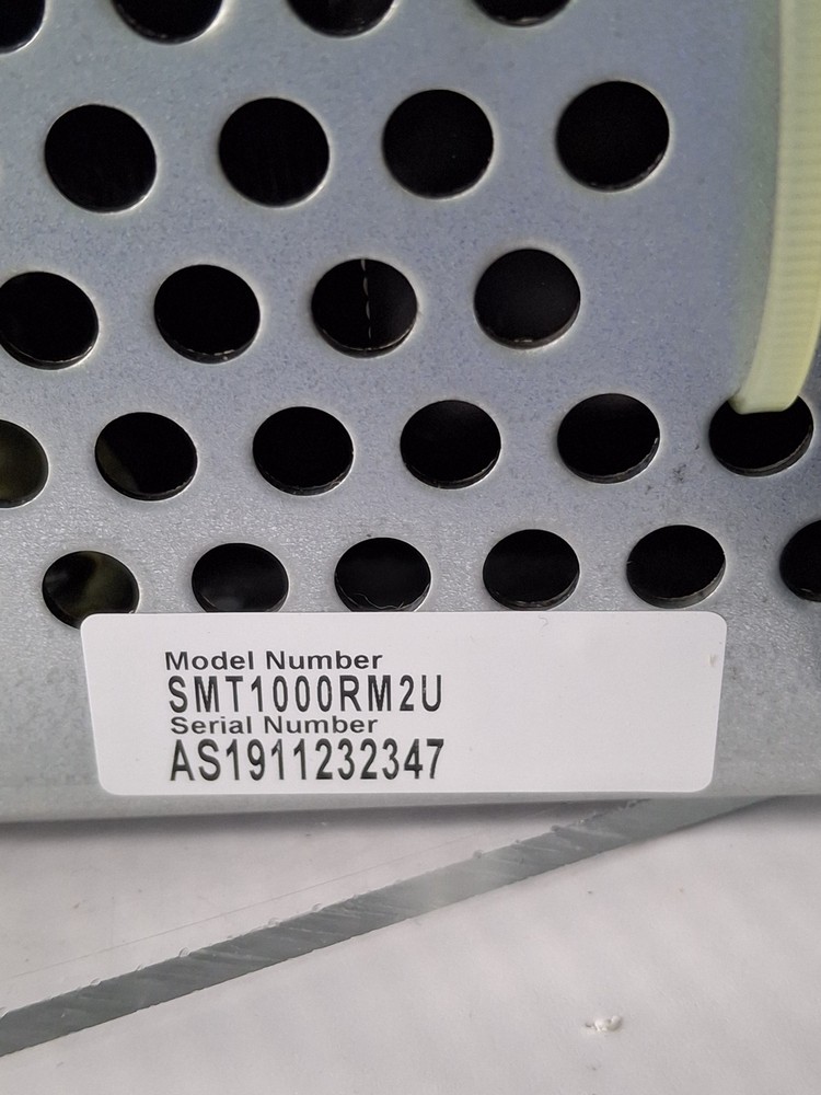 APC SMT1000RM2U Uninterruptable Power Supply