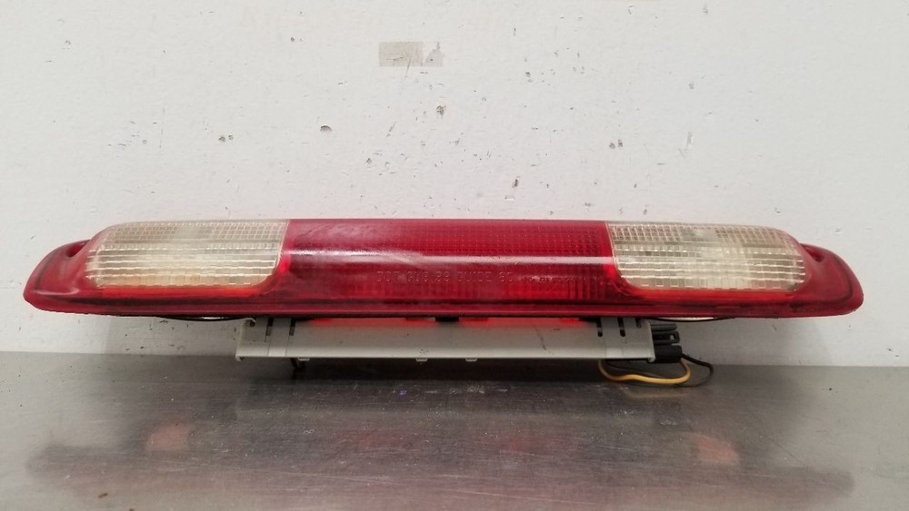 06 CHEVY SILVERADO 2500 HIGH MOUNTED STOP LIGHT