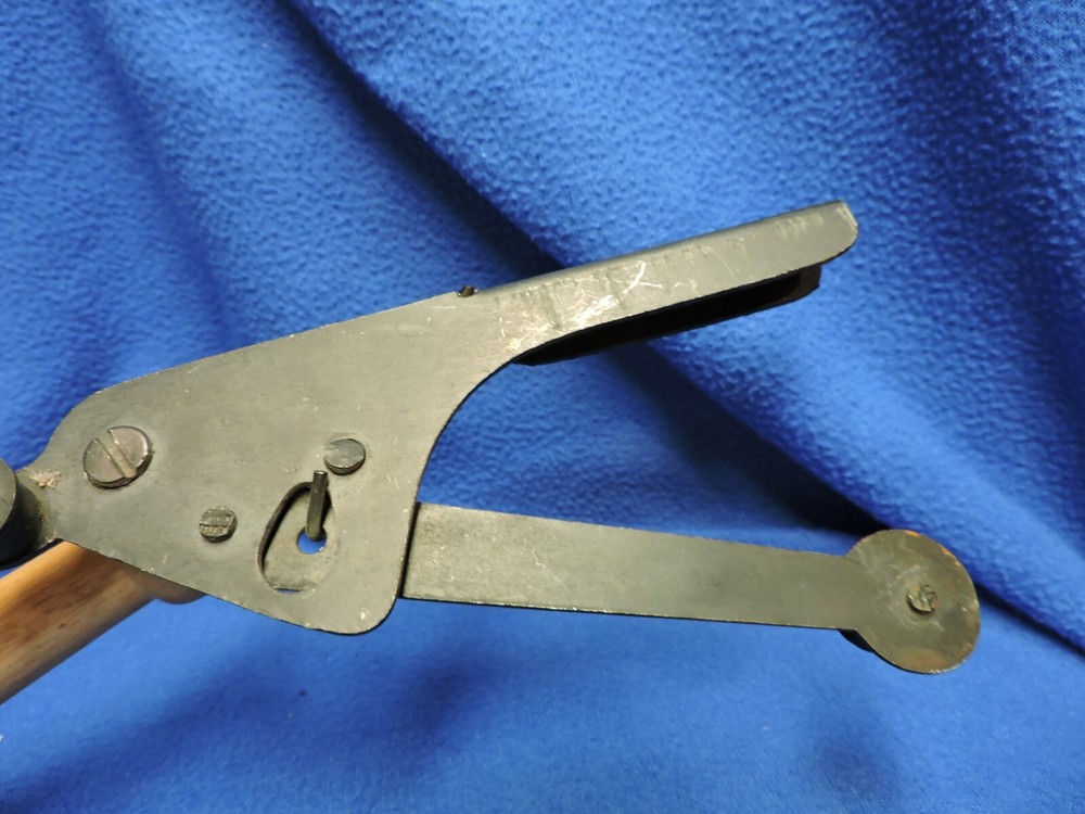 Vintage Skeet Thrower