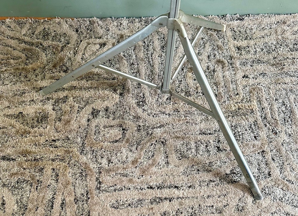 Vintage Radiant Meteor Tripod Projection Screen, 54” Diagonal, Portable Pull-Dow