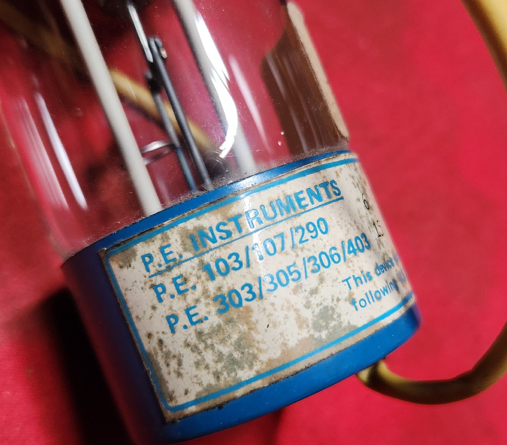 PERKIN ELMER INTENSITRON Lamp Be Cathode spectrometer 02w6