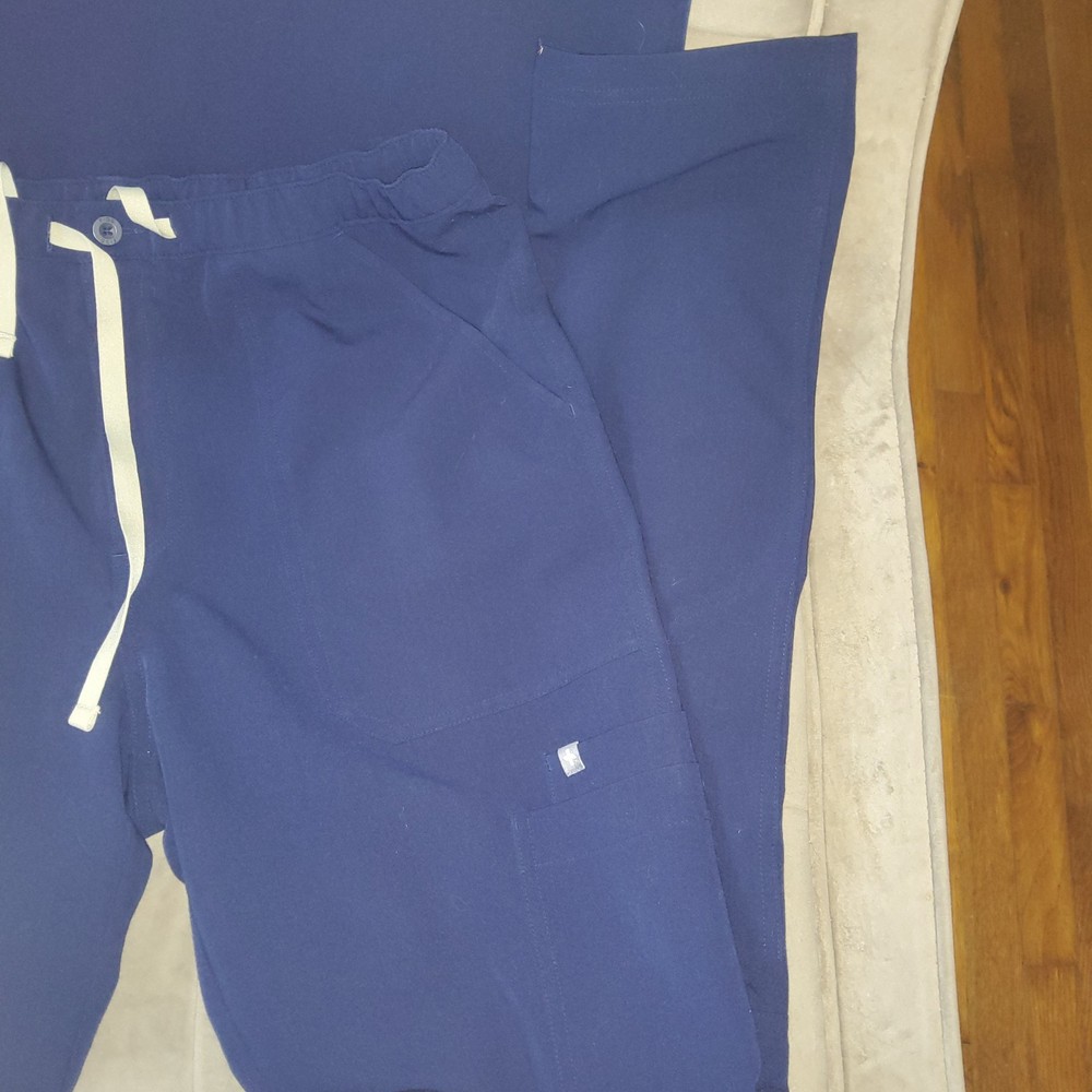 Figs Men’s Dark Blue Scrub Set Medium Pants Small Top Technical Collection